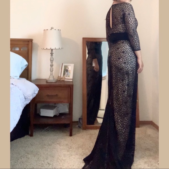 Mermaid black lace dress with train - Picture 3 of 7